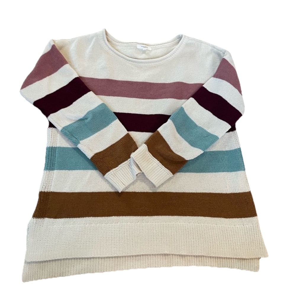 Maurice’s small women’s sweater. Excellent used condition.
